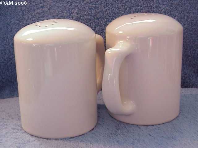 Colorworks Stove Top Shakers glazed bone